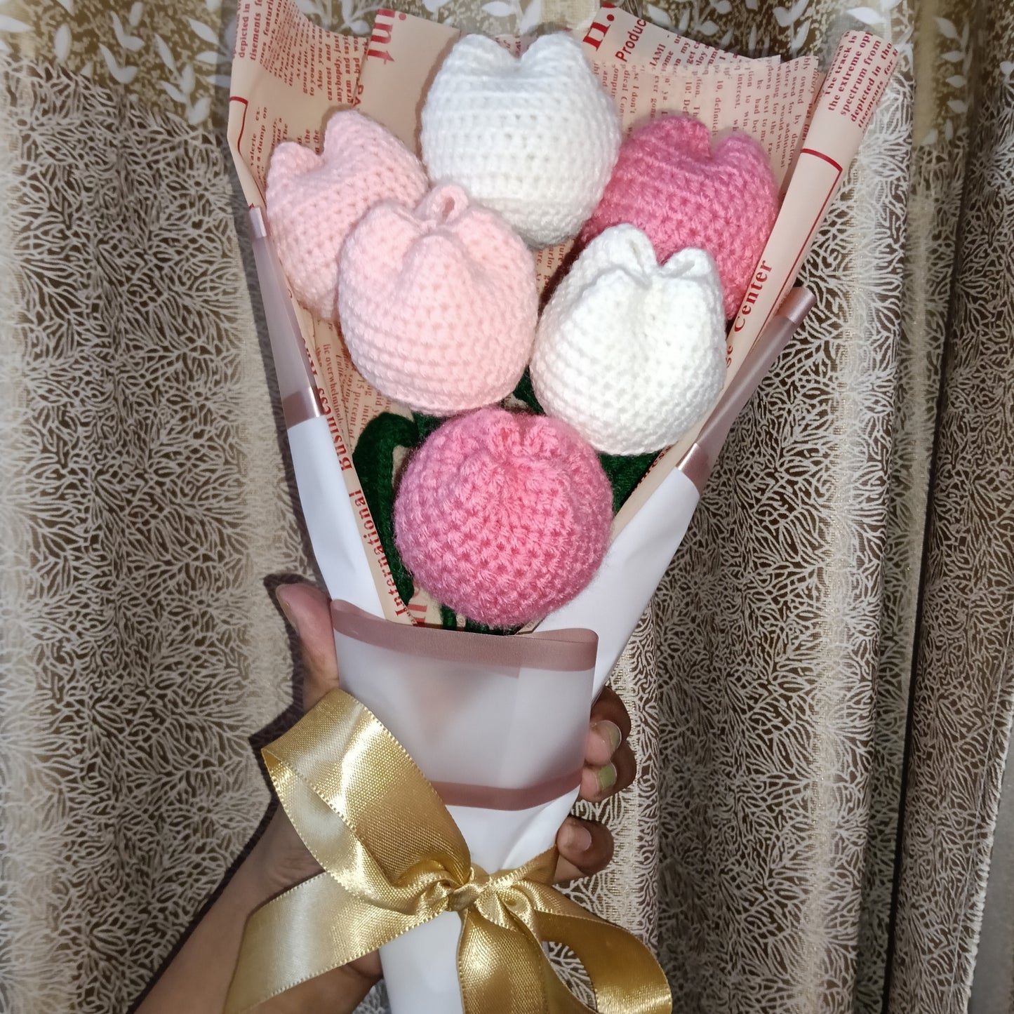 Blush Harmony – Pink & White Tulip Bouquet (6 Flowers)