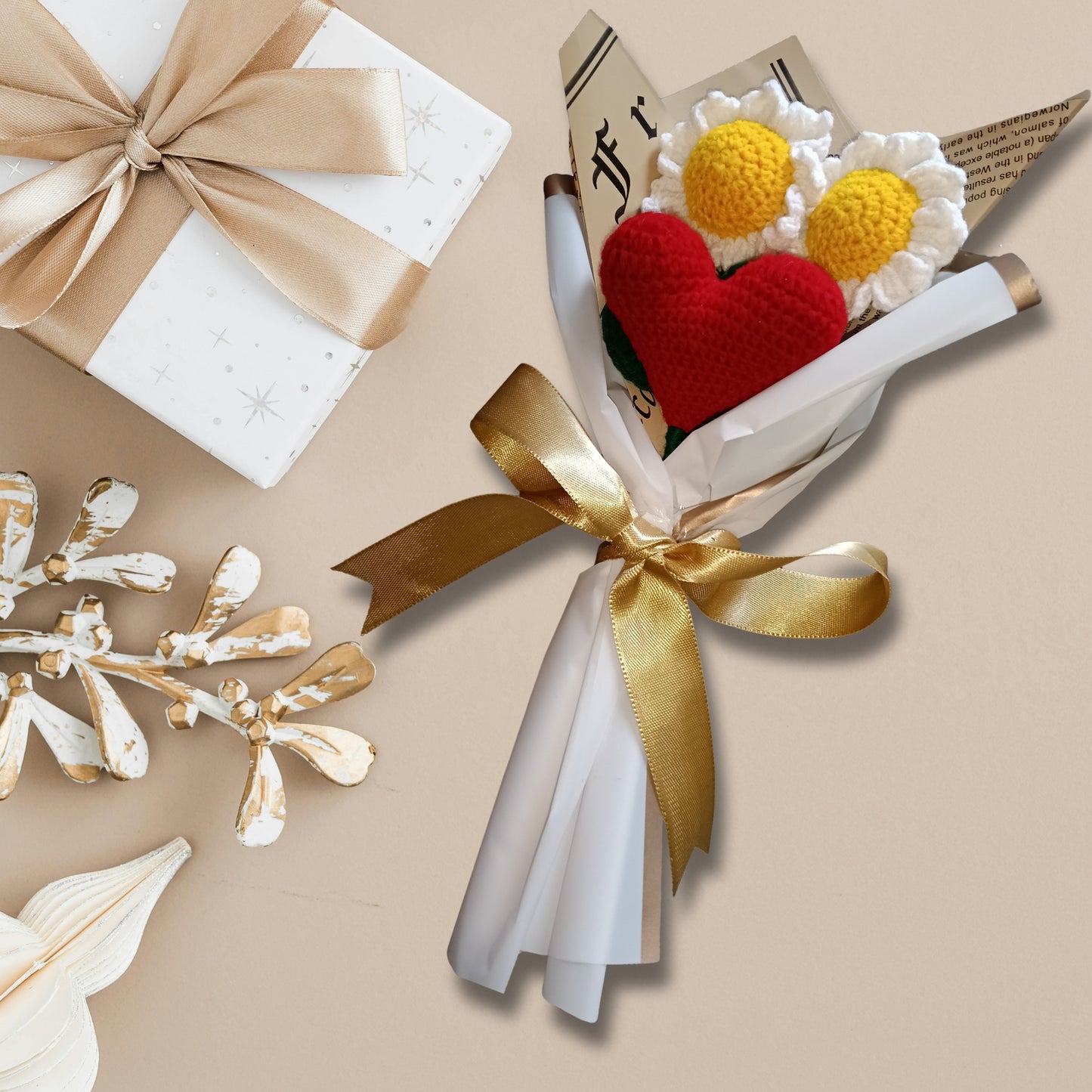 Pure Heart – White Sunflowers & Heart Crochet Set