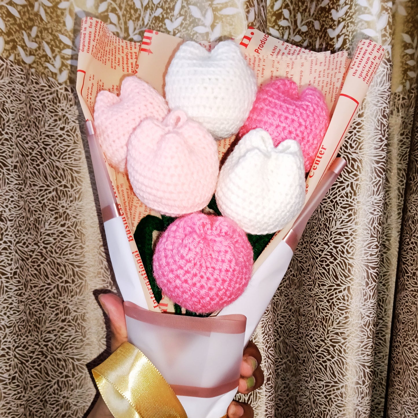 Blush Harmony – Pink & White Tulip Bouquet (6 Flowers)